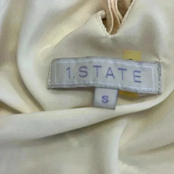 1. STATE IVORY SILK AND LACE SLEEVELESS TOP tie up back Size Small - Picture 6 of 6